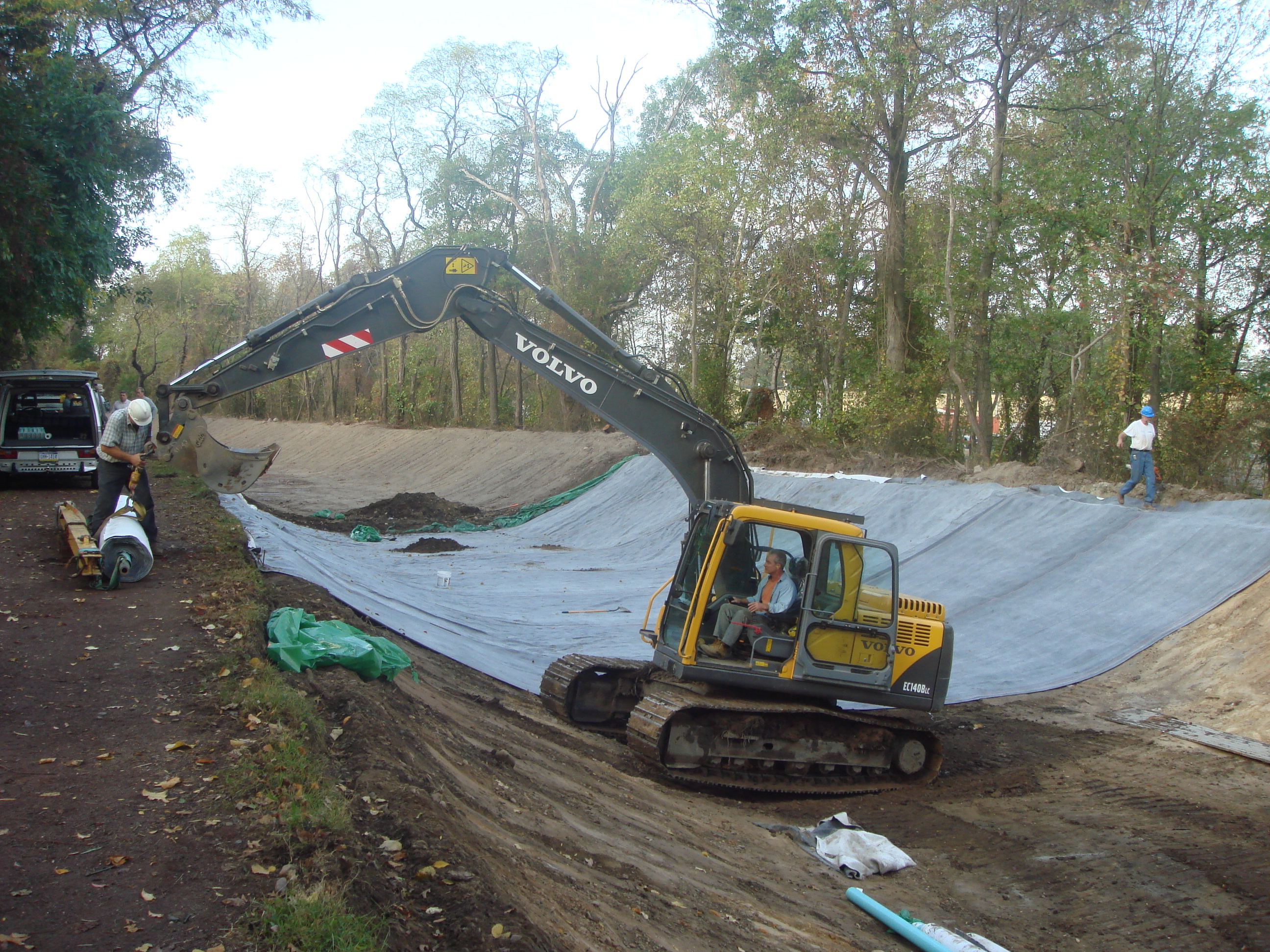 canal-gcl-liner-liquid-containment