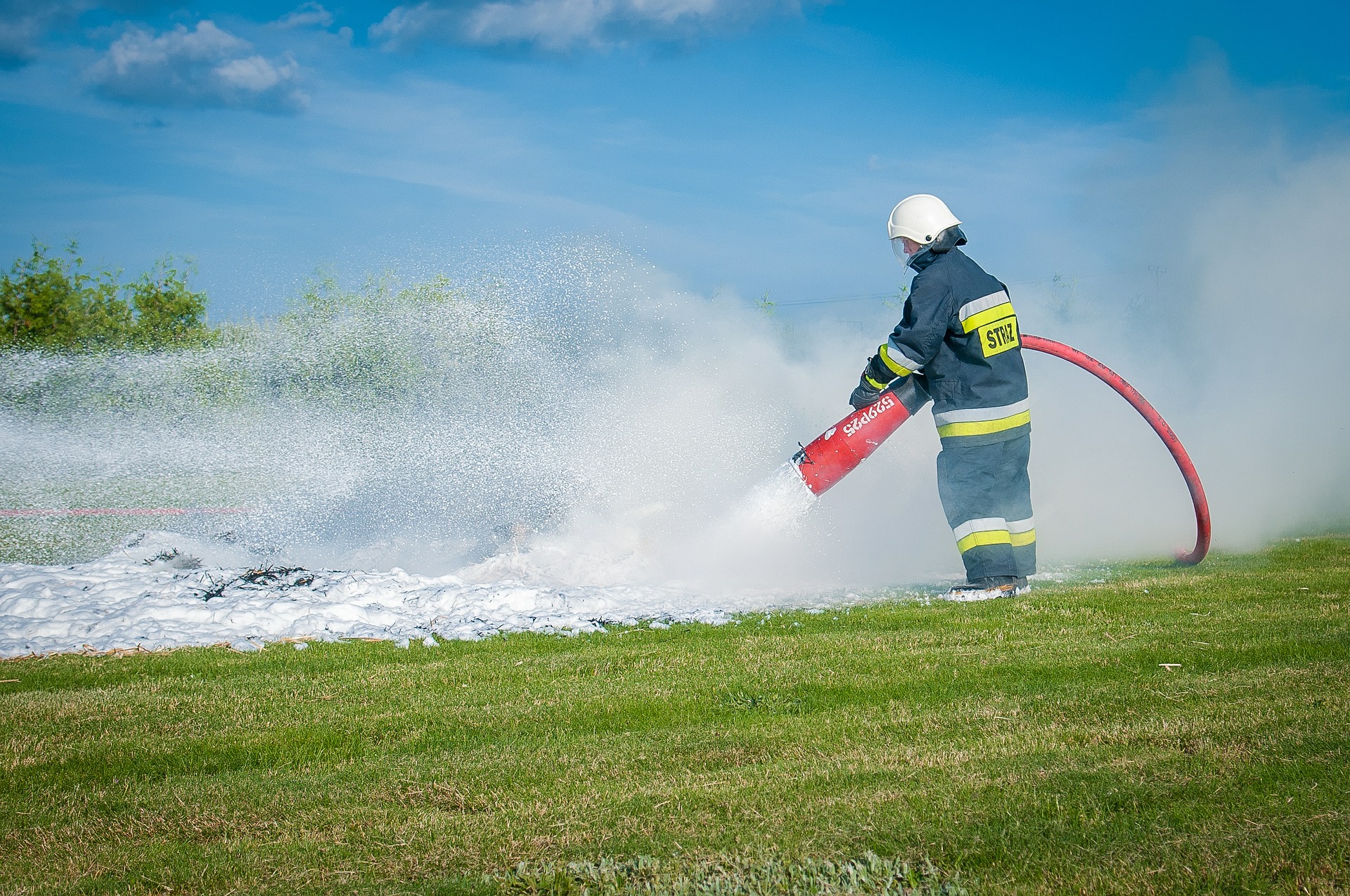 firefighter-484527_1920 firefighter-484527_1920